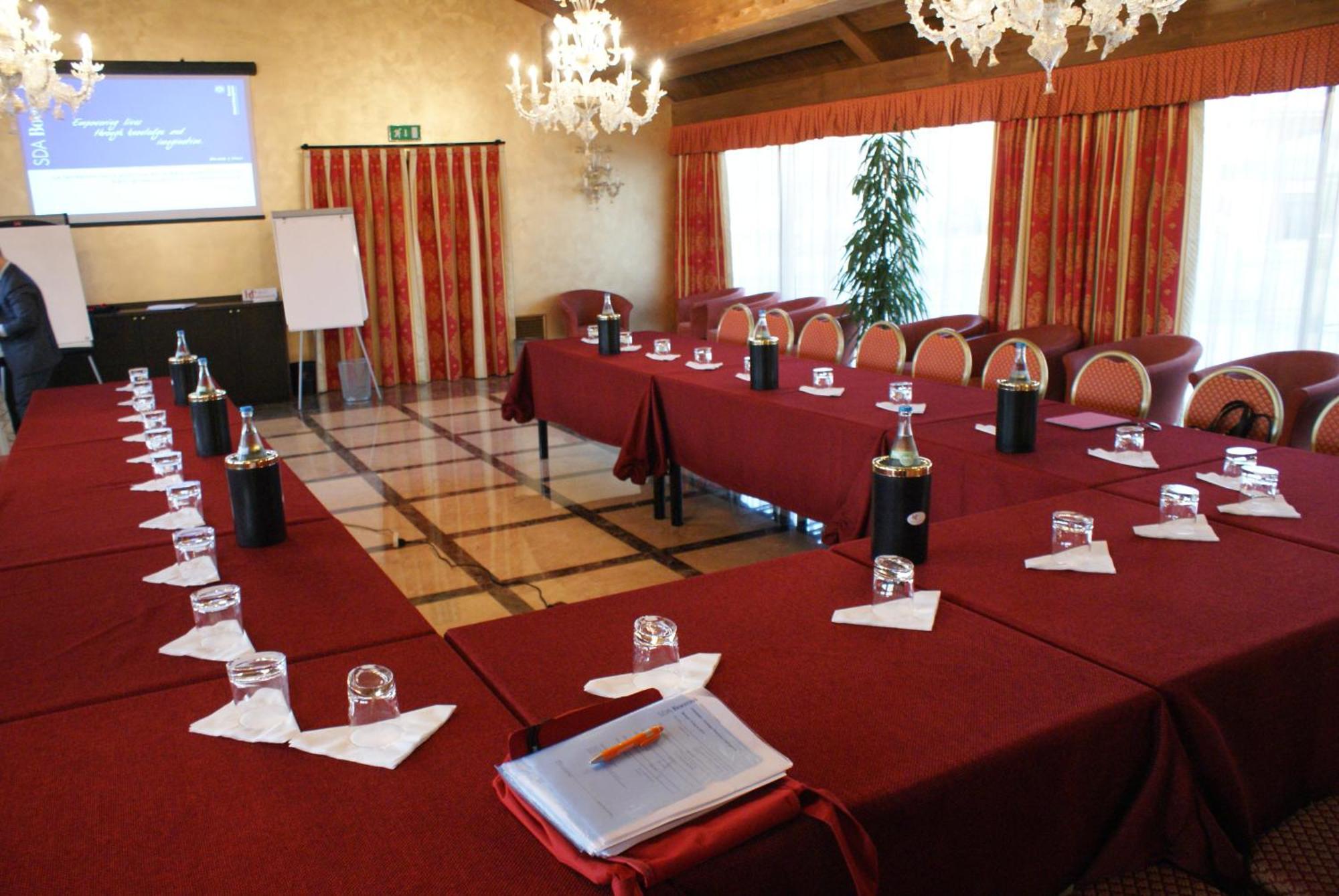 Hotel Calissano Alba Kültér fotó