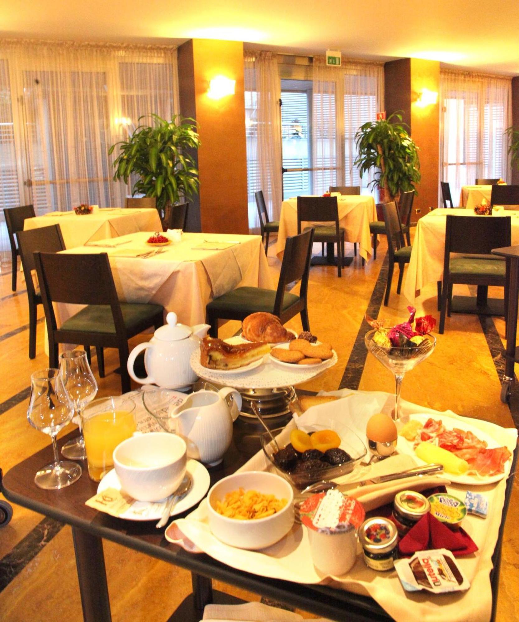 Hotel Calissano Alba Kültér fotó