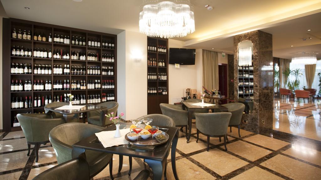 Hotel Calissano Alba Kültér fotó