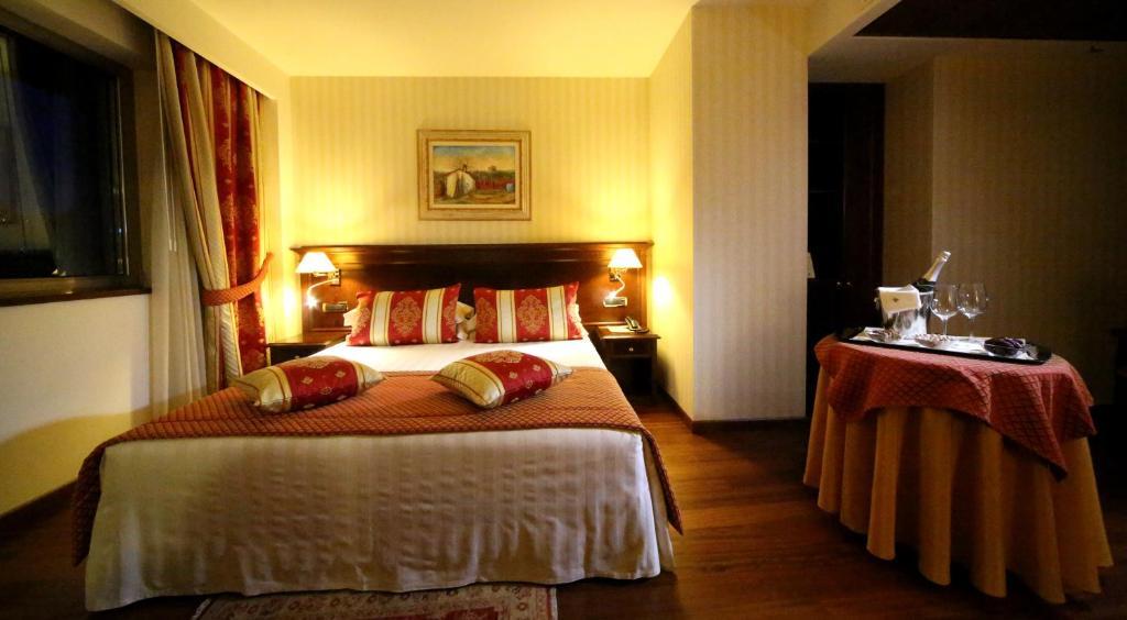 Hotel Calissano Alba Szoba fotó