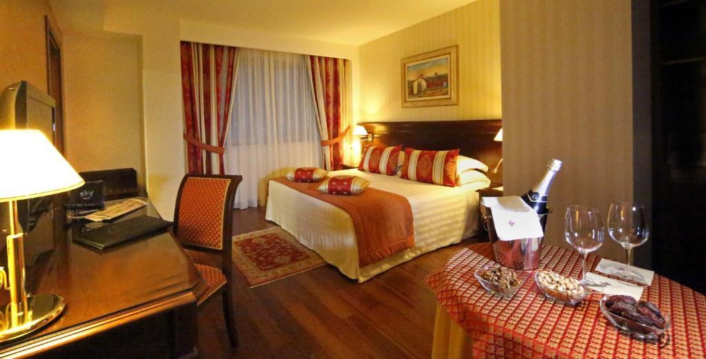 Hotel Calissano Alba Szoba fotó