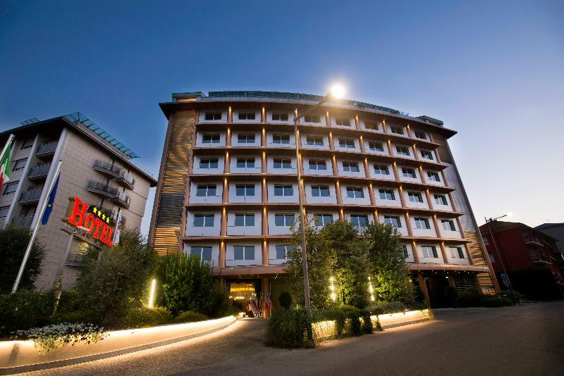 Hotel Calissano Alba Kültér fotó