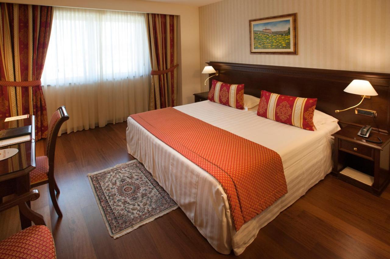 Hotel Calissano Alba Kültér fotó